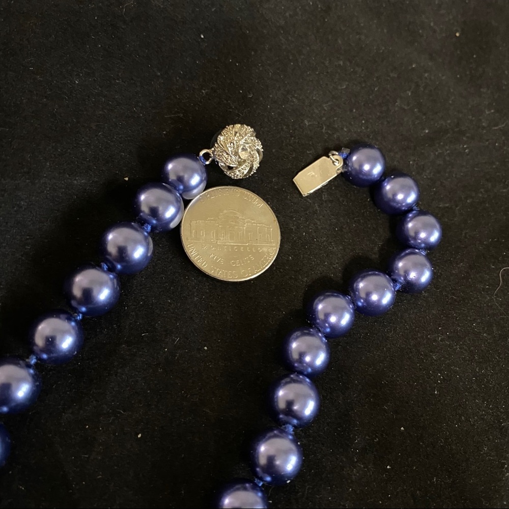 Navy 11MM Shell Pearl 18” Strand Rhinestone Clasp - Picture 5 of 7